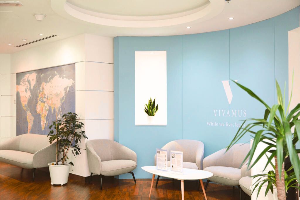 Welcoming reception area at Vivamus psychology clinic in Dubai Healthcare City