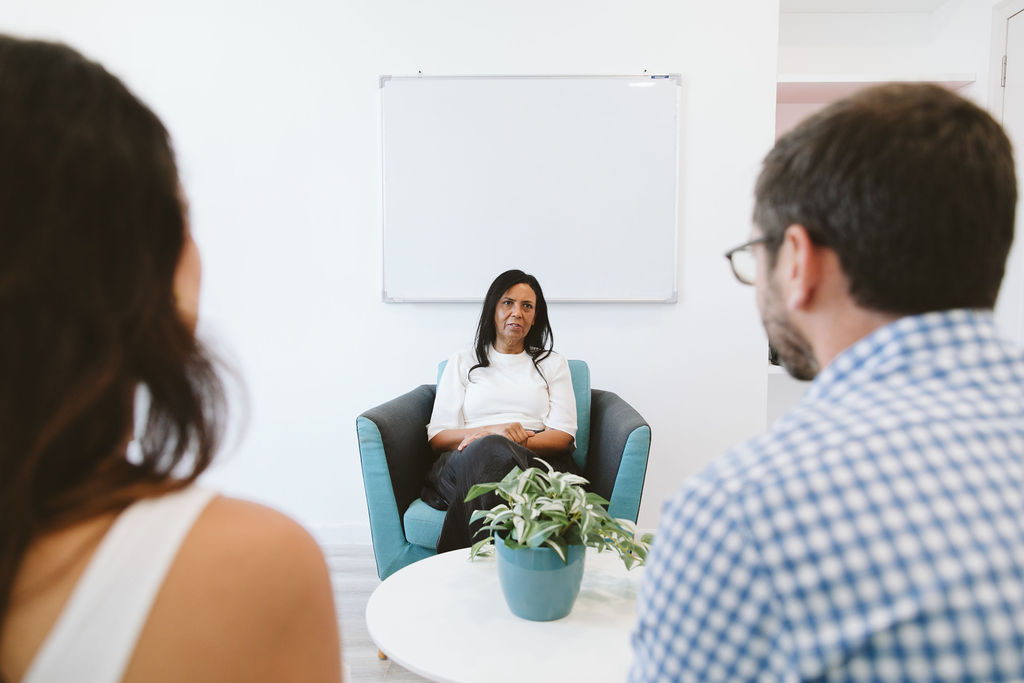 Couple in therapy session with psychologist at Vivamus clinic in Dubai